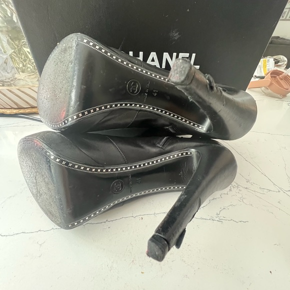 CHANEL ANKLE BOOTIES - Picture 3 of 10